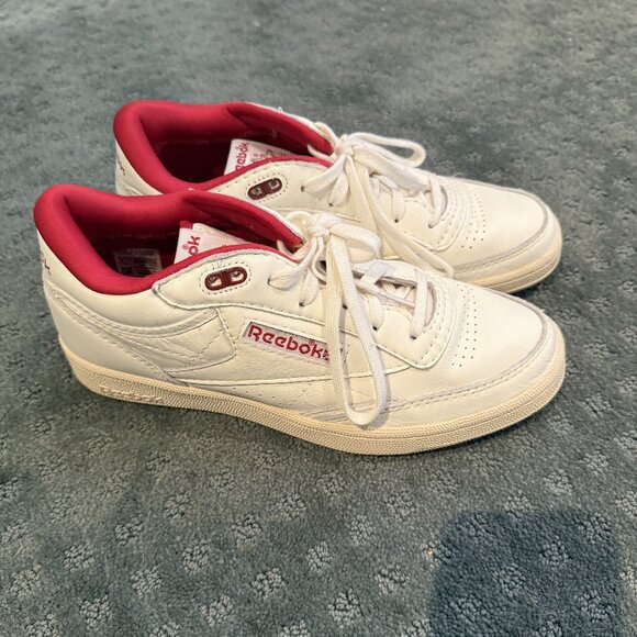 Reebok Club C Mid II Vintage Low-Top Sneakers – Ivory White/Red, Size 8 - Picture 2 of 6